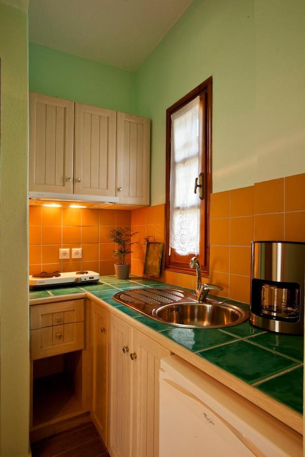 Victoria'S Guesthouse ดามูคารี ภายนอก รูปภาพ