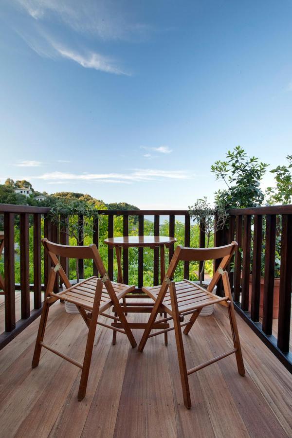 Victoria'S Guesthouse ดามูคารี ภายนอก รูปภาพ