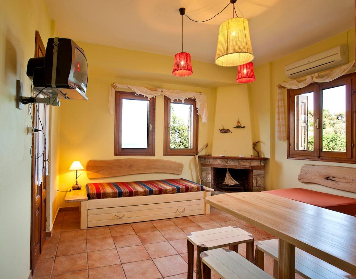 Victoria'S Guesthouse ดามูคารี ภายนอก รูปภาพ