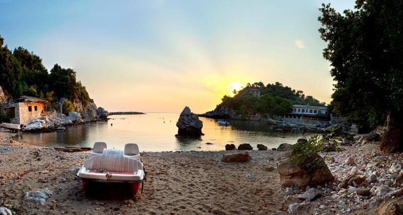 Victoria'S Guesthouse ดามูคารี ภายนอก รูปภาพ
