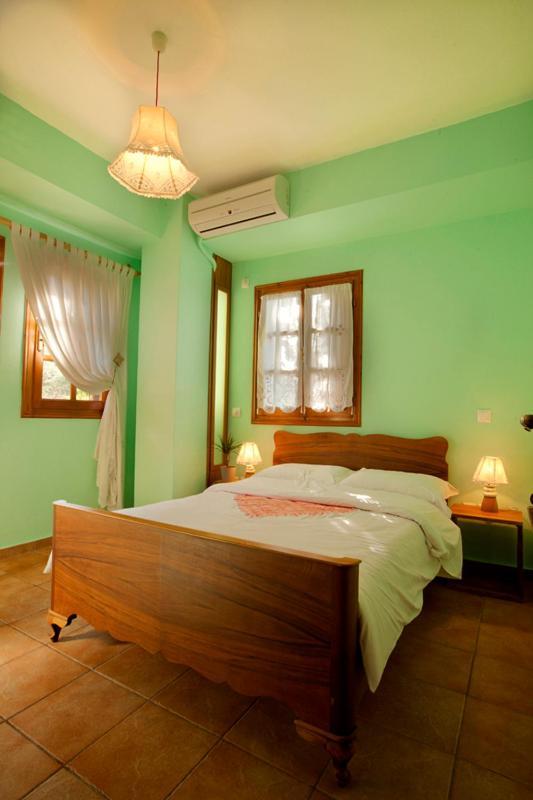 Victoria'S Guesthouse ดามูคารี ภายนอก รูปภาพ