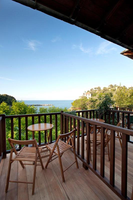 Victoria'S Guesthouse ดามูคารี ภายนอก รูปภาพ